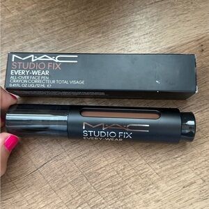 MAC Cosmetics Studio Fix Every-Wear Face Pen - Black and Brown